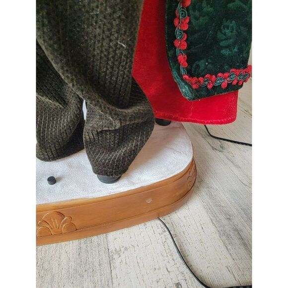 Christmas International AS IS Victorian caroler family animated motion Xmas deco - Picture 10 of 14